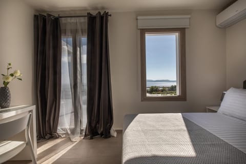 Bed, Photo of the whole room, Bedroom, Sea view