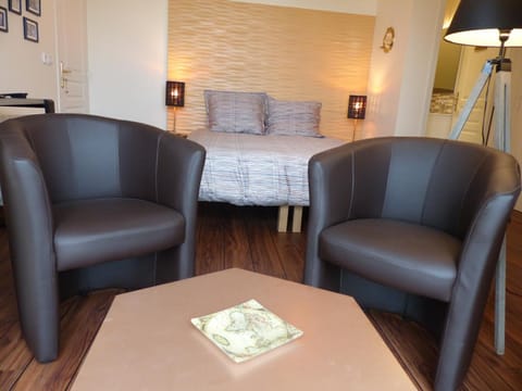 LE RUBAN BLEU FACE A LA MER Bed and Breakfast in Normandy