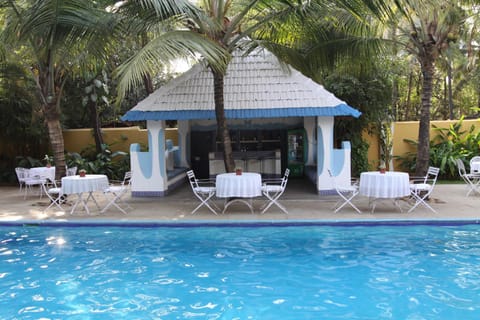 Lounge or bar, Pool view, Swimming pool