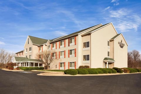 Country Inn & Suites by Radisson, Clinton, IA Hotel in Iowa