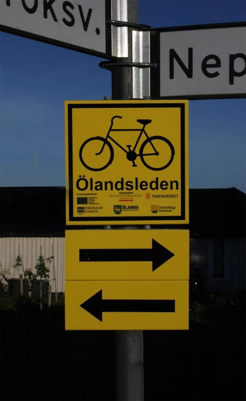 Neighbourhood, Cycling