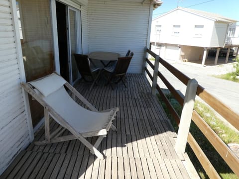 UN CHALET EN BOIS A LA PLAGE House in Gruissan