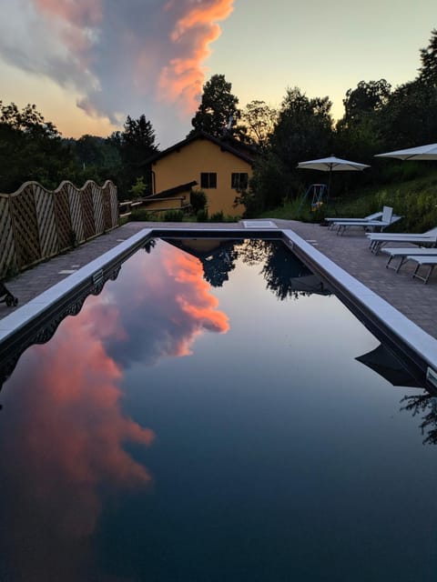 Hot Tub, Swimming pool