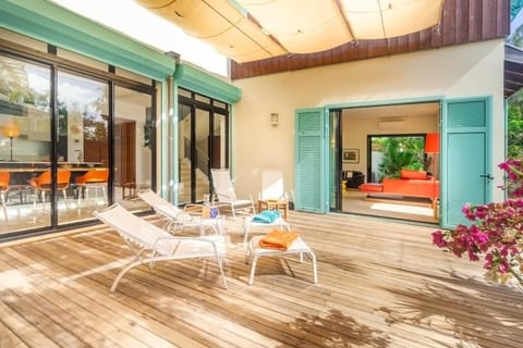La Musarde, magnifique villa avec piscine chauffée à deux pas de la plage de Boucan Canot Chalet in Saint-Paul