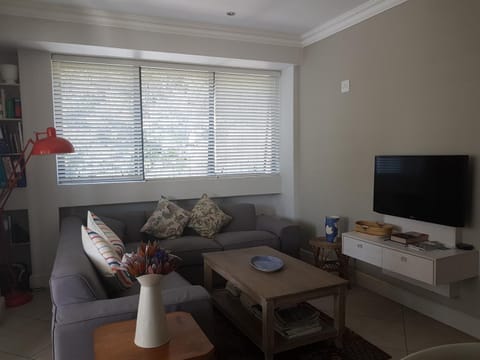 Modern, centrally located Dorp street Apartment Wohnung in Stellenbosch