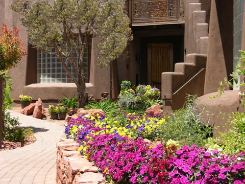 Garden, Decorative detail