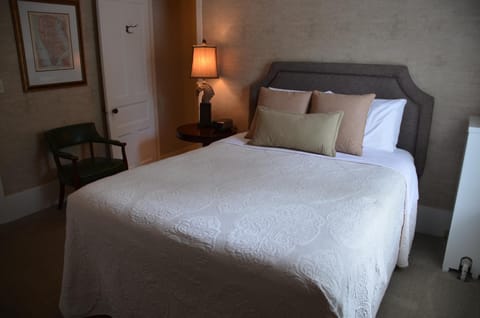 Maplewood Hotel Bed and breakfast in Saugatuck