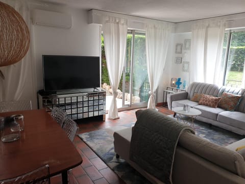 Appartement spacieux avec jardin coeur de st Tropez Condo in Saint-Tropez
