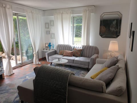 Appartement spacieux avec jardin coeur de st Tropez Condo in Saint-Tropez