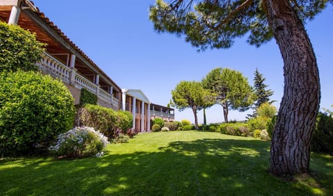 Castel 'Provence Hotel in Mouans-Sartoux