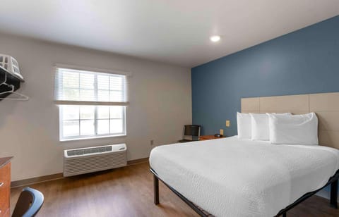 Extended Stay America Select Suites - Lakeland Hotel in Lakeland