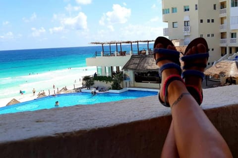 Ocean Front Suite, balcony, kitchen. Condo in Cancun