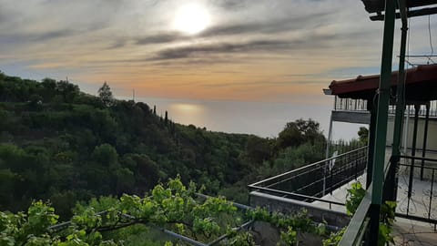 Balcony/Terrace, Mountain view, Sea view, Sunset