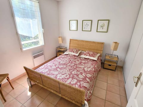 Appartement T3 avec garage privatif, terrasse, à 400m des plages et proches commerces - FR-1-316-229 Apartment in Six-Fours-les-Plages