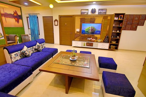 Communal lounge/ TV room, TV and multimedia, Living room, Lounge or bar, Seating area, Internal: Not applicable to any particular room