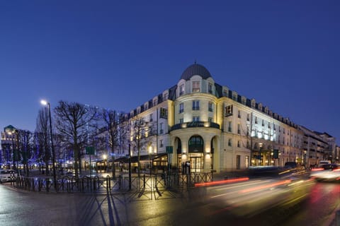 Property building, Facade/entrance