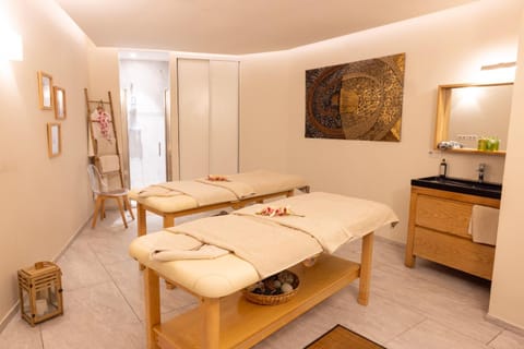 Massage, Spa and wellness centre/facilities