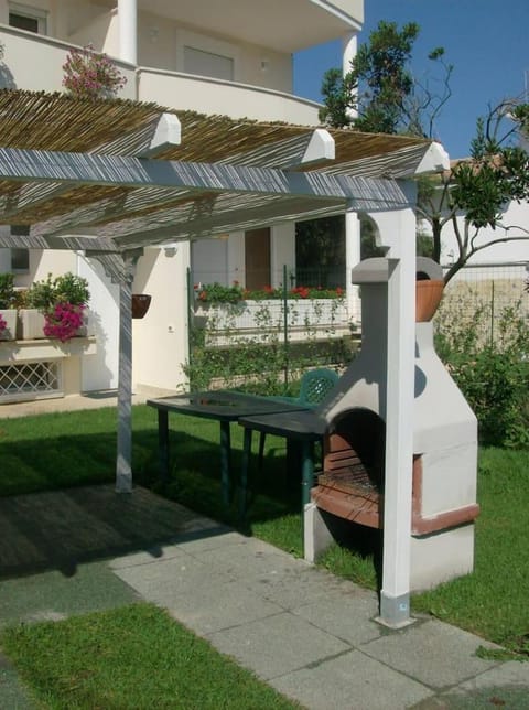 Nice villa only 100m from the beach Chalet in Fregenae