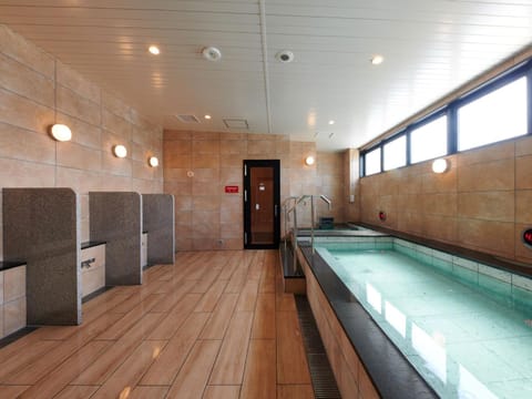 Bathroom, Public Bath