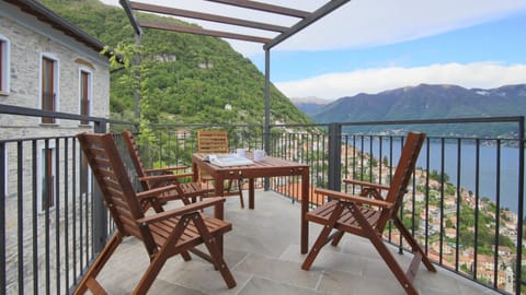 Balcony/Terrace, Mountain view