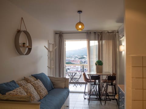Catalunya Apartament per 4 persones en edifici del passeig marítim amb vistes sobre la Vall d'Aro Condo in Platja d'Aro