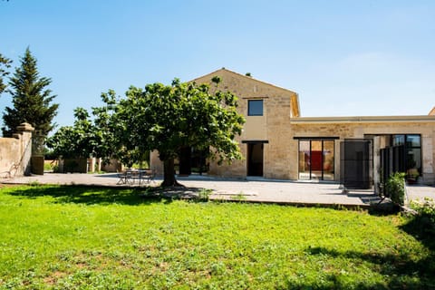 Property building, Facade/entrance, Garden