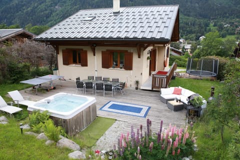 Property building, Garden, Hot Tub