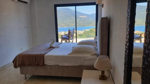 Photo of the whole room, Sea view