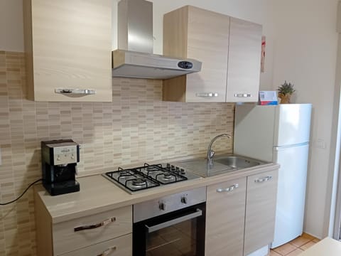 Kitchen or kitchenette, pet friendly, stove