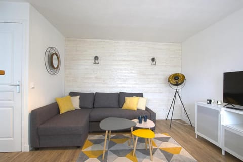 APPARTEMENT MODERNE A CAEN POUR 4 PERSONNES Apartment in Caen