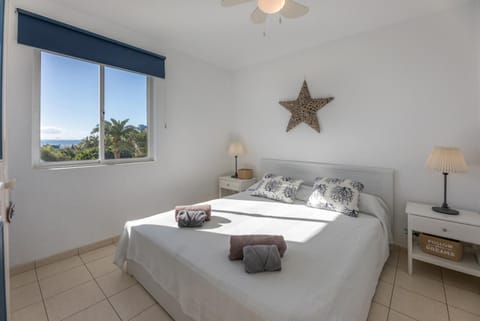 Bed, Photo of the whole room, Bedroom, Sea view