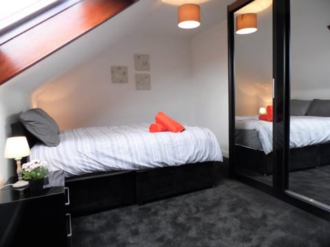 4 Bed Apartment, Paisley - Near GLA Airport Copropriété in Paisley