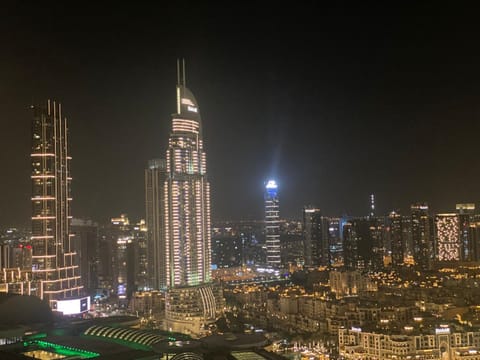 Full burj khalifa 2 bed room Condo in Dubai