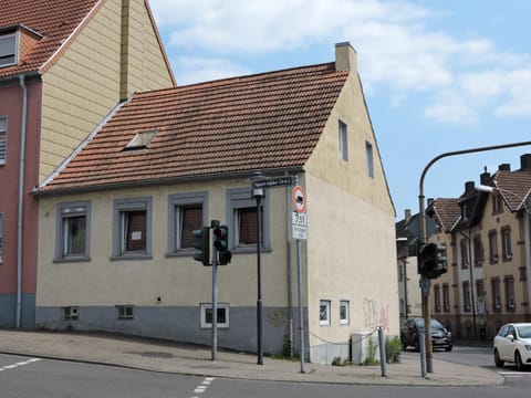 Haus Ferienwohnungen Hubert House in Saarbrücken