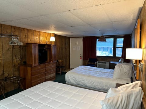 Maple Leaf Inn Lake Placid Motel in Lake Placid