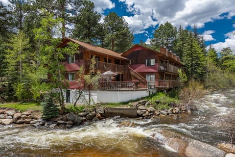 Ponderosa Lodge Hotel in Estes Park