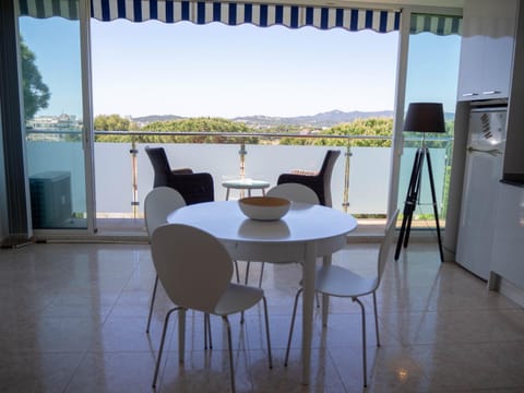 View (from property/room), Living room, Dining area, Mountain view