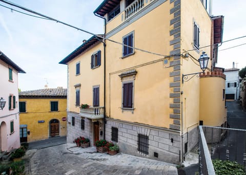 Property building, Facade/entrance, View (from property/room), Street view