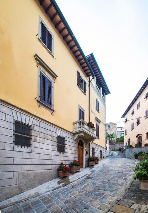 A casa di Irma e Nilo Alojamiento y desayuno in Palaia