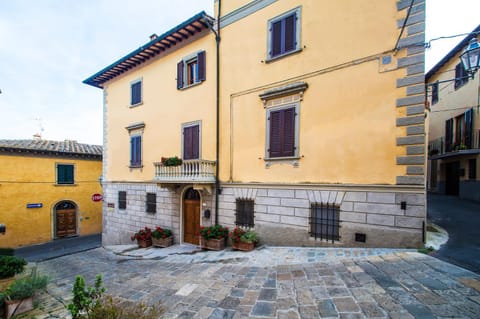 A casa di Irma e Nilo Alojamiento y desayuno in Palaia