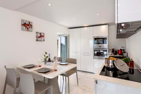 Red View Apartment - Happy Rentals Eigentumswohnung in Ascona