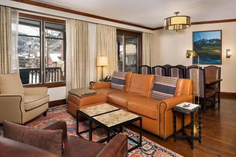 Aspen Ritz-carlton 3 Bedroom Residence With Full Service Resort Amenities And True Ski In, Ski Out Access Condo in Aspen