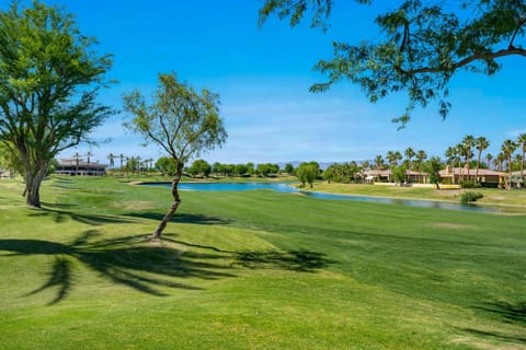 PGA West Golf Course Pool & Spa Home Haus in La Quinta