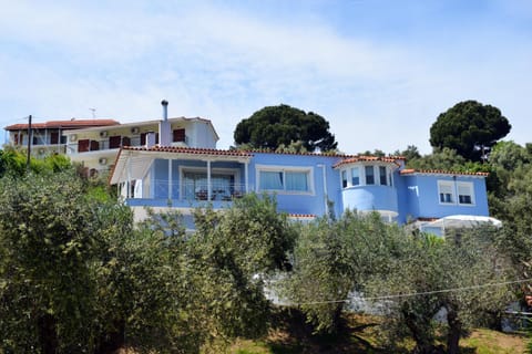 Orestis Suites House in Kolios