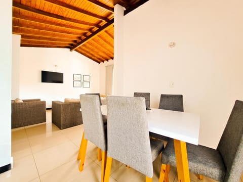 Beautiful and cozy house in the best location Condominio in Medellin