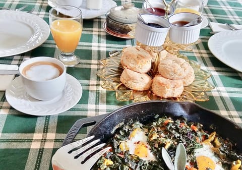 Harlem Stonegate B&B Übernachtung mit Frühstück in Rideau Lakes
