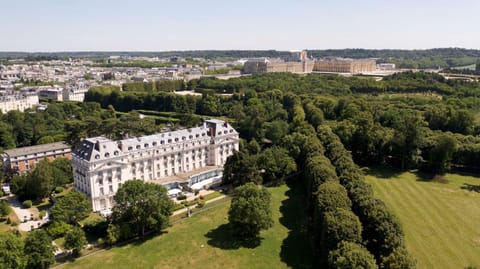 Waldorf Astoria Versailles - Trianon Palace Resort in Versailles