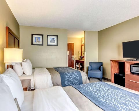 Comfort Inn & Suites Grafton-Cedarburg Hotel in Wisconsin