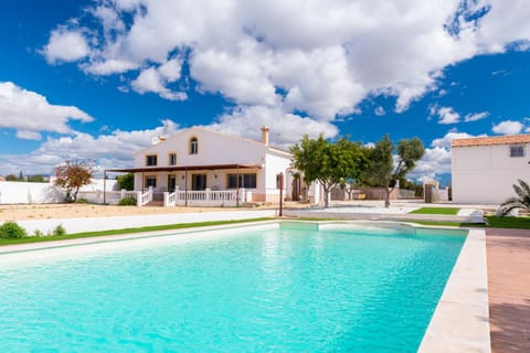 Rural Villa Fondo San Juan 20 min walking to the beach Villa in Alacantí