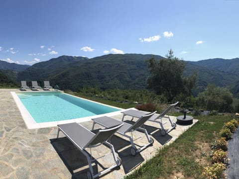 Luxurious Holiday Home in Bagni di Lucca with Pool Casa in Emilia-Romagna